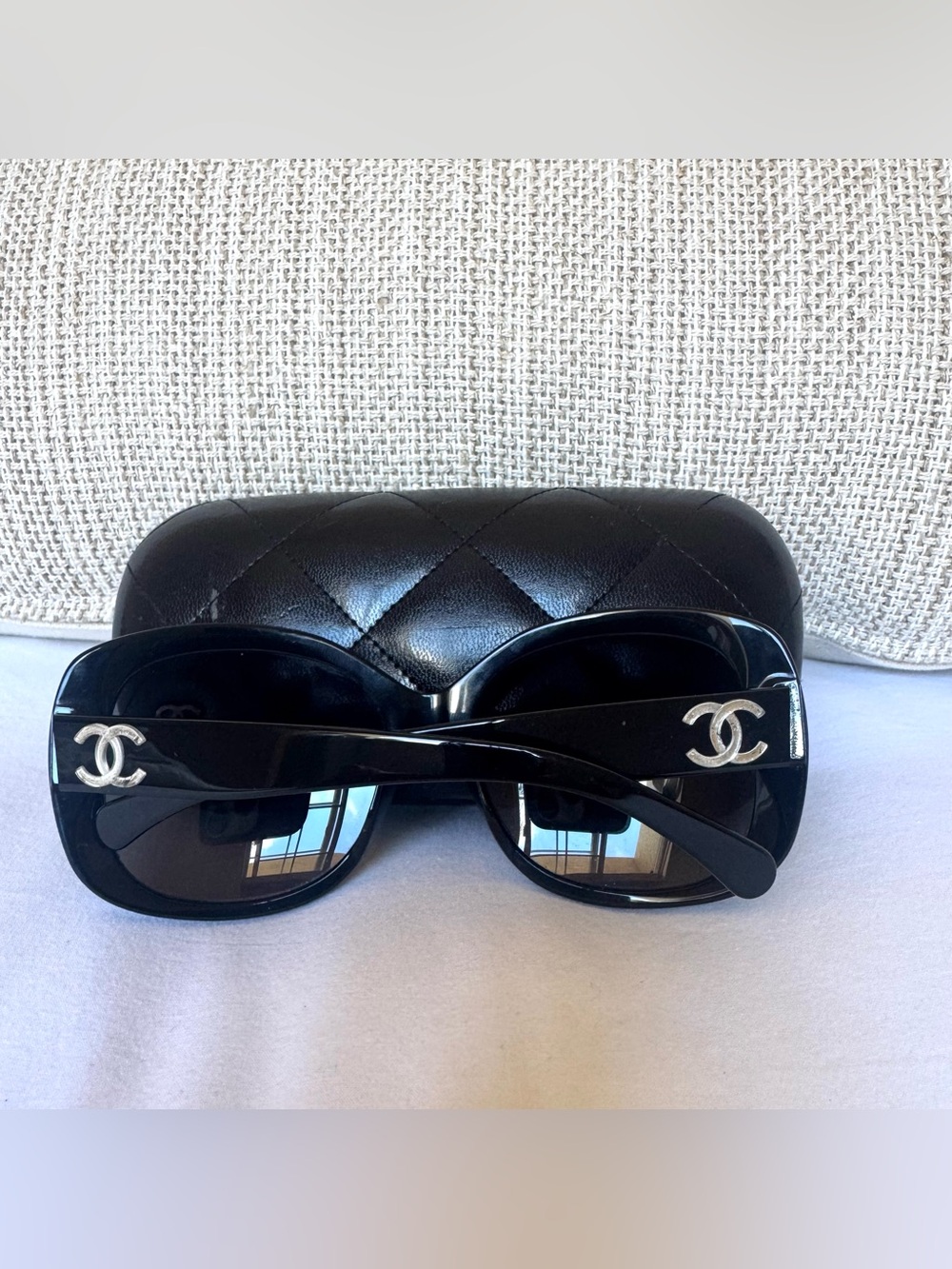 CHANEL Black Oversized Sunglasses with mother of pearls CC